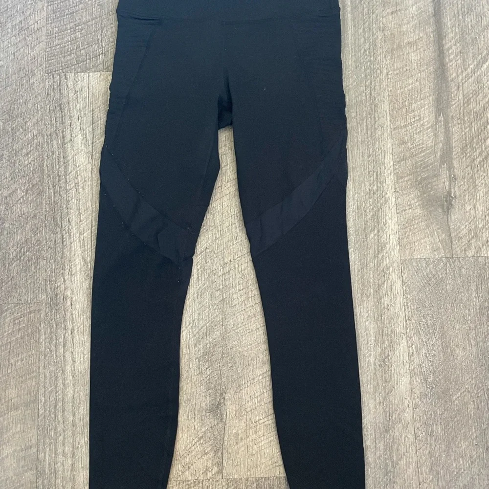 Fabletics Mesh Panel Powerhold Legging - Picture 1 of 4